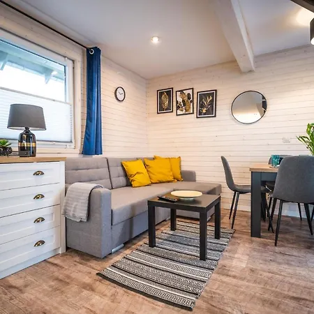 U Ani Z Podgrzewanym Basenem Ferienhaus