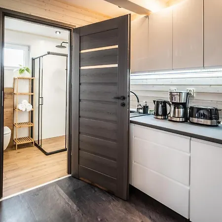 U Ani Z Podgrzewanym Basenem 里沃