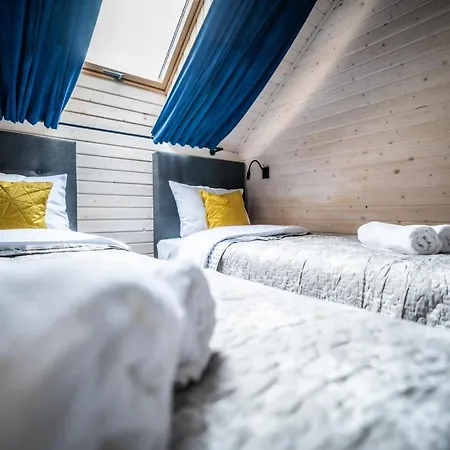 U Ani Z Podgrzewanym Basenem * 里沃