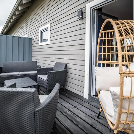 U Ani Z Podgrzewanym Basenem * 里沃