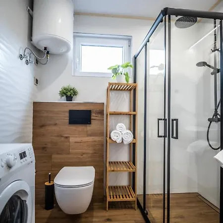 U Ani Z Podgrzewanym Basenem 度假居 里沃