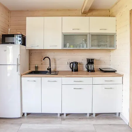 U Ani Z Podgrzewanym Basenem Ferienhaus *