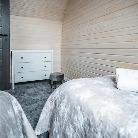 度假居 U Ani Z Podgrzewanym Basenem *