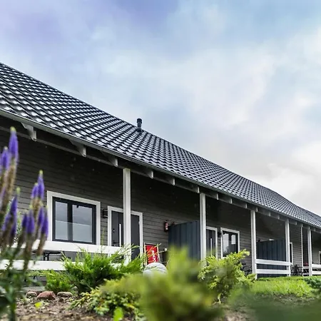 U Ani Z Podgrzewanym Basenem *