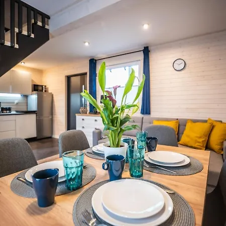 U Ani Z Podgrzewanym Basenem *