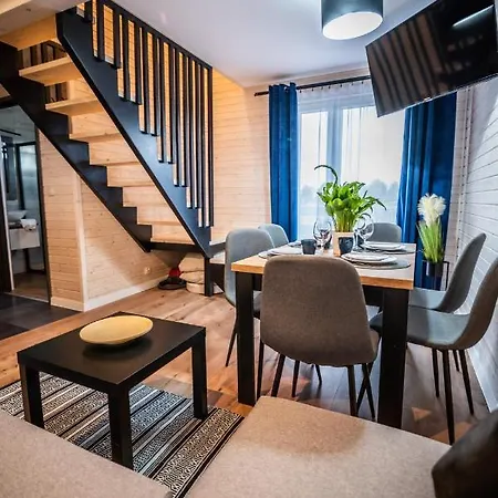 U Ani Z Podgrzewanym Basenem Ferienhaus *