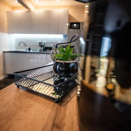 U Ani Z Podgrzewanym Basenem *