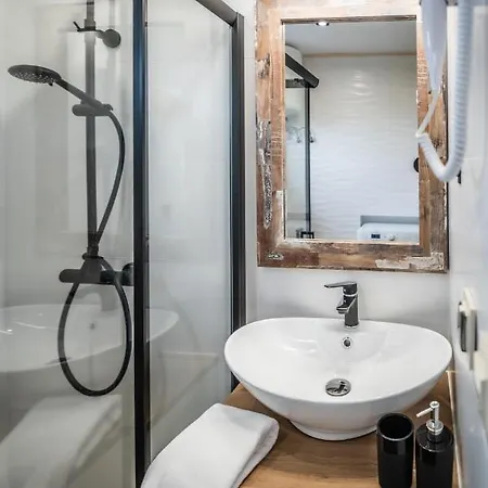 度假居 U Ani Z Podgrzewanym Basenem