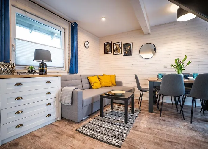 U Ani Z Podgrzewanym Basenem Holiday home