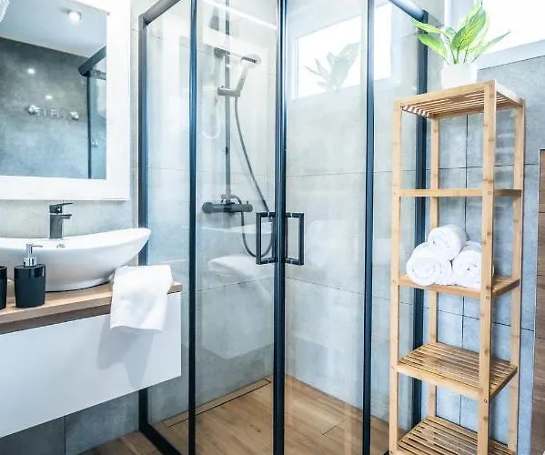 U Ani Z Podgrzewanym Basenem Holiday home