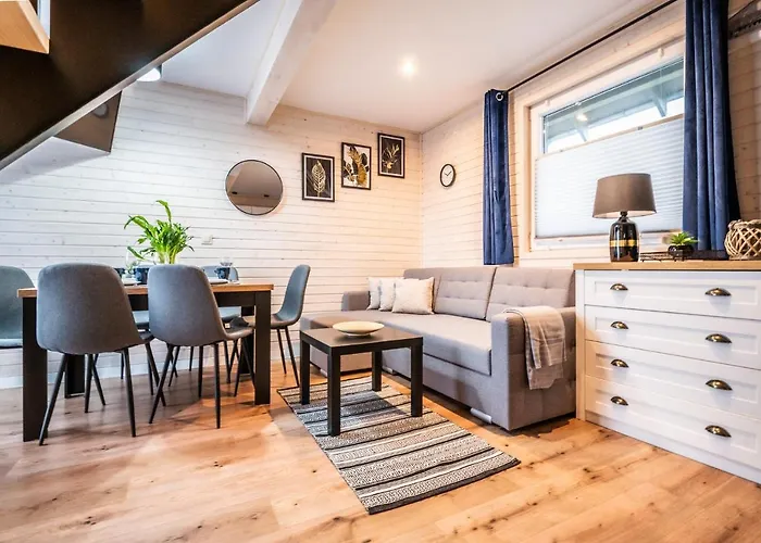 U Ani Z Podgrzewanym Basenem