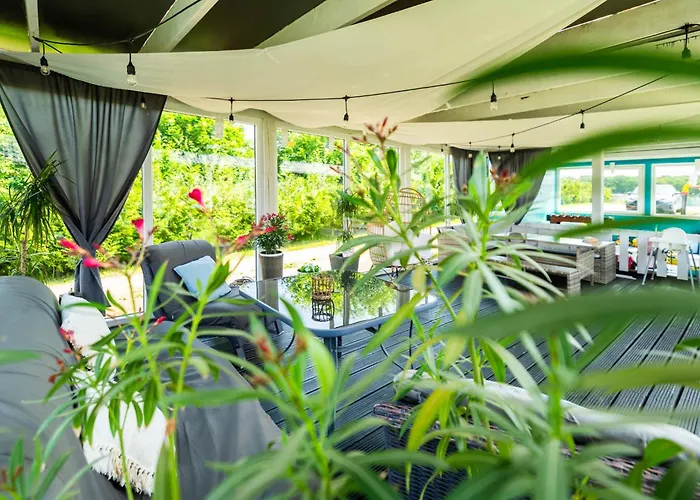 U Ani Z Podgrzewanym Basenem Holiday home *