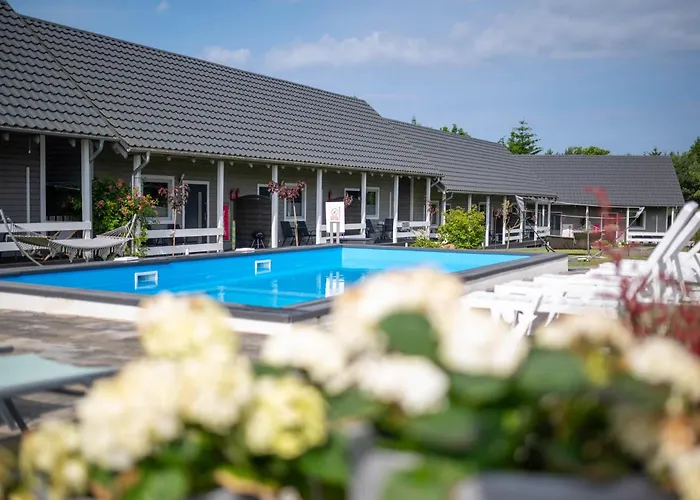 U Ani Z Podgrzewanym Basenem Holiday home